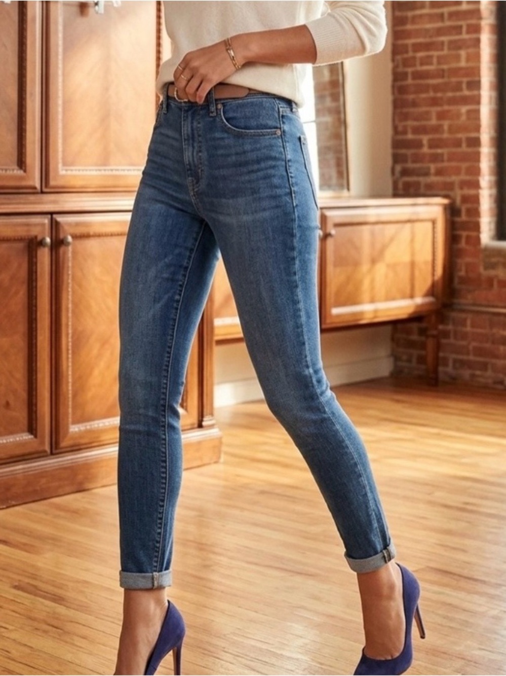Gap True Skinny High-Rise
Jeans Dark Wash nice stretch 2%
elastane EUC SZ 6/28